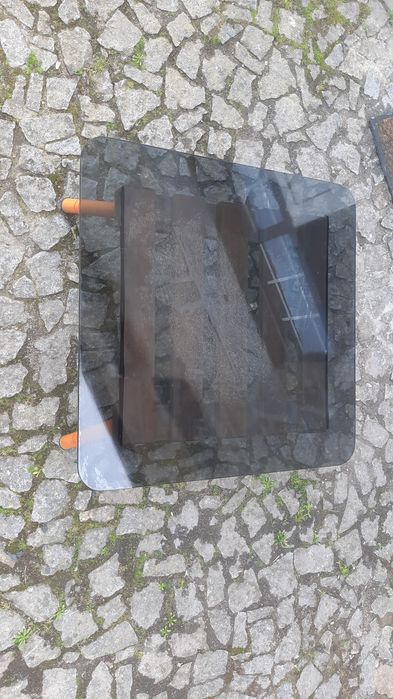 Mesa de centro em excelente estado.