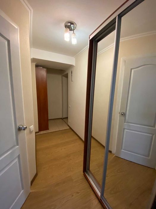 Сдам 1-ком студию . Правый берег . СВЕТ есть . Центр в 15 мин