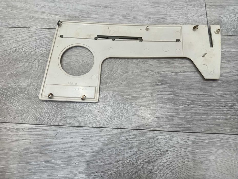 Panel  przedni łucznik 877 do maszyna do szycia KL800