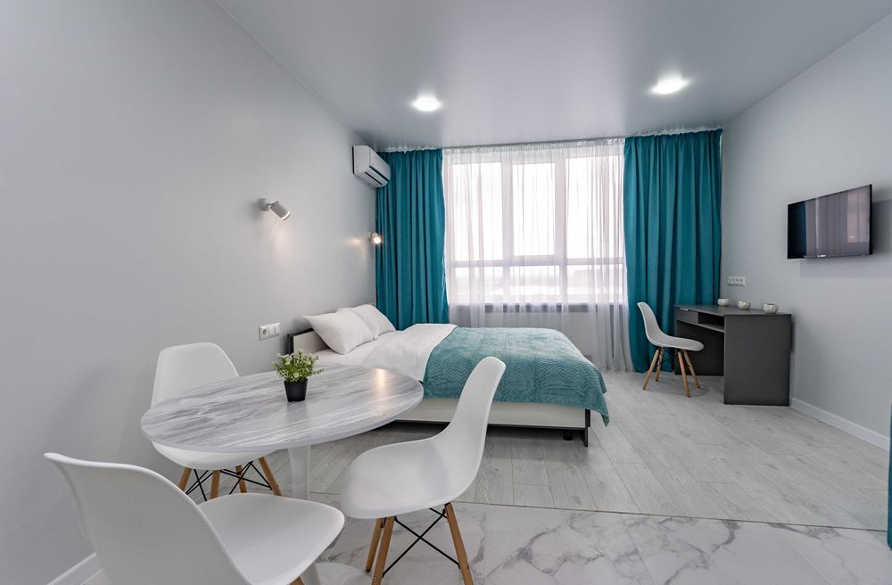 Стильна студія подобово, з Генератором, між двома станціями метро.