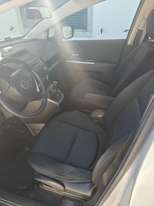Mazda 5 com 7 lugares