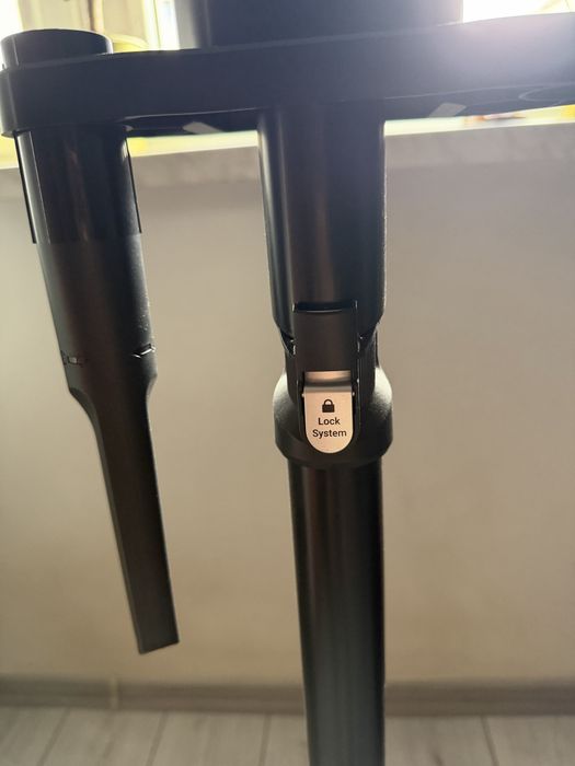 Stacja dokująca do odkurzacza Tefal x-force Flex 15.60 + szczotki mop itd