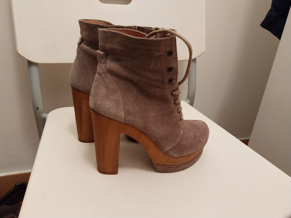 Vendo Botins Novos