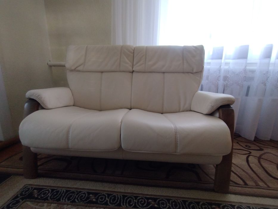 Продам диван шкіряний з Німеччини.