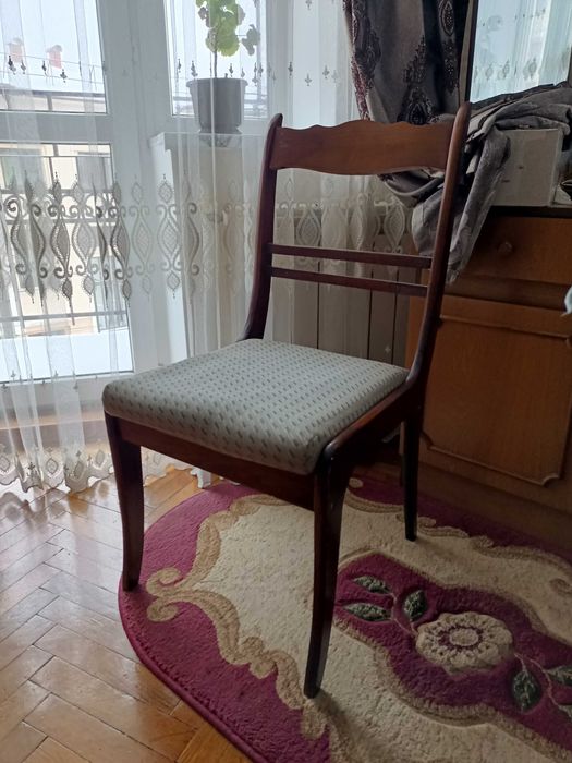 Стілець дерев`яний на кухню, дачу, гараж