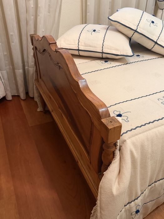 Cama individual.
