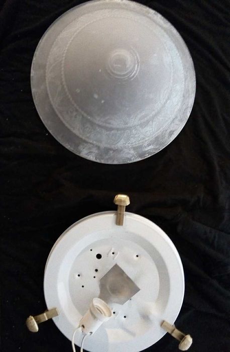 Wall-mounted light fixture with light diffuser for ceiling or wall mounting