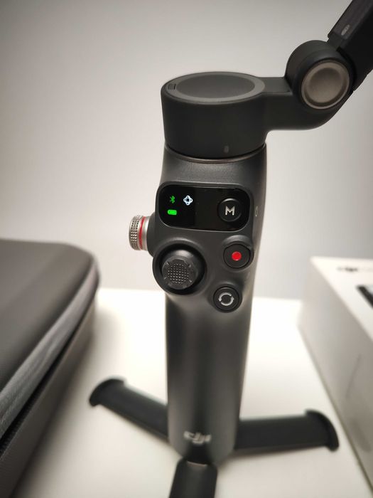 Стабілізатор DJI Osmo Mobile 7P, модуль стеження, світло + кейс!!!