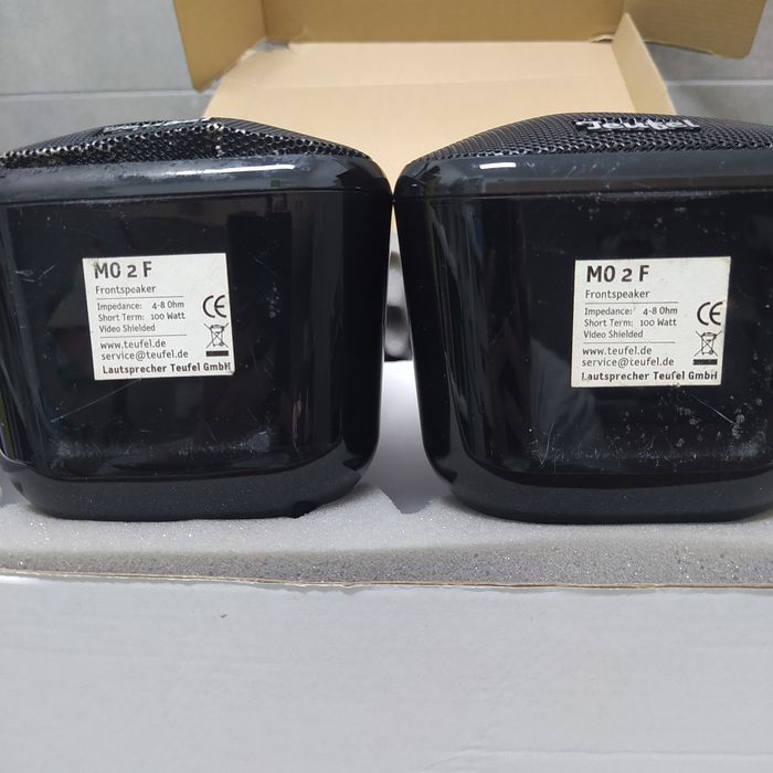 2 Colunas Teufel Motiv 2F