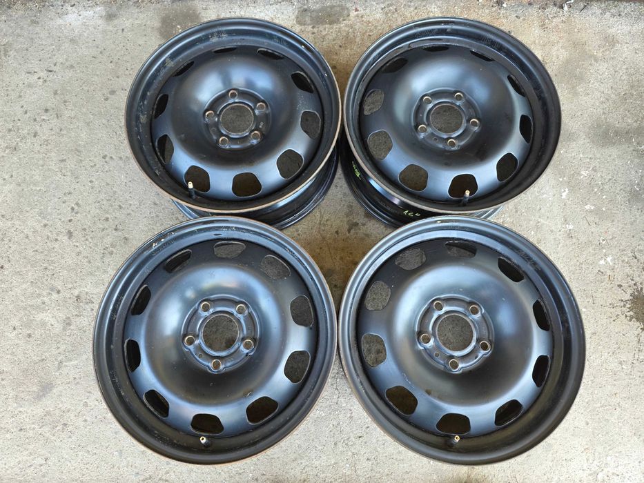 Oryginalne felgi stalowe z czujnikami ciśnienia DACIA DUSTER 16" 5x114,3 ET 50