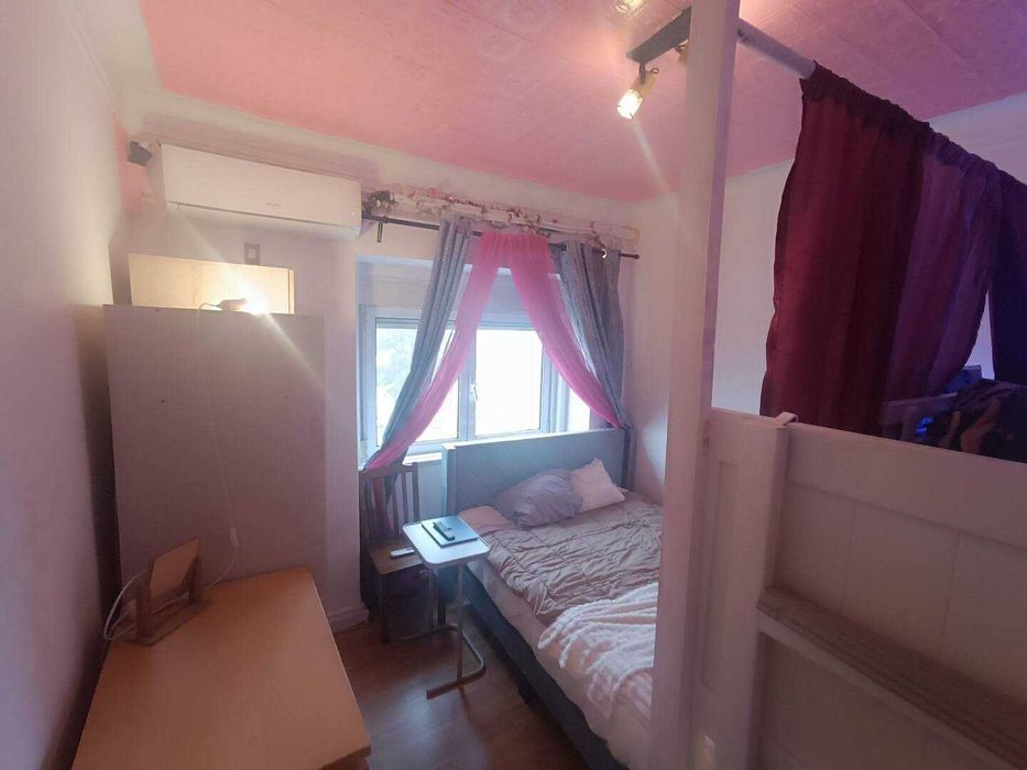 Quarto Triplo c/ Cama Casal, Beliche, TV 50", Netflix & AC