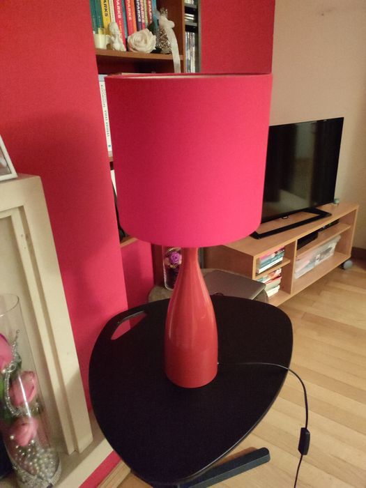 Candeeiro vermelho para sala