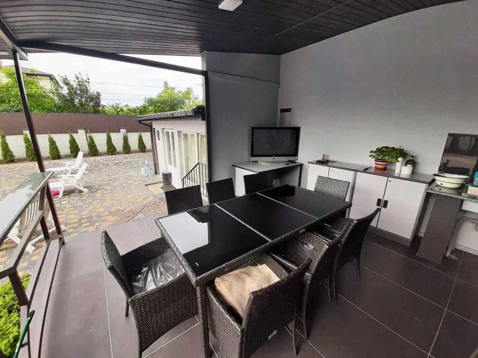 Подобова аренда будинку.Софіївська Борщагівка.Басейн.Банька!