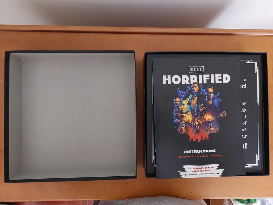 Horrified, English Edition (Board Game, Jogo de Tabuleiro)