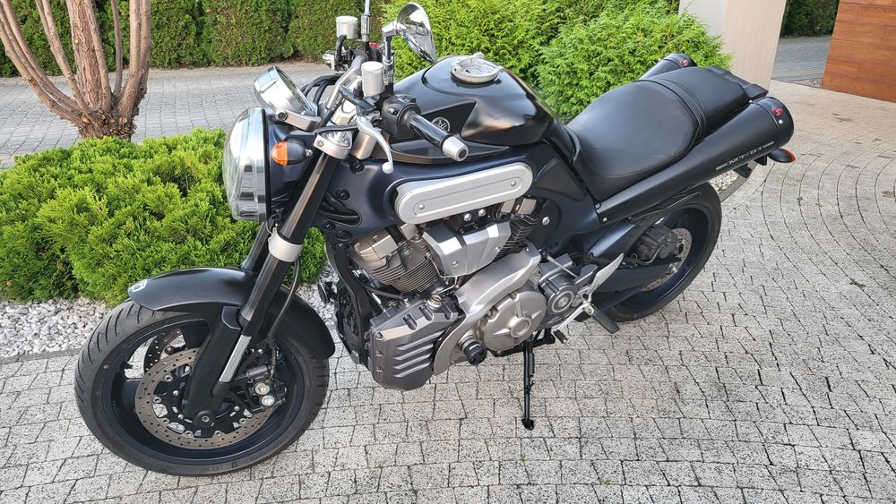 Yamaha mt01 motocykl