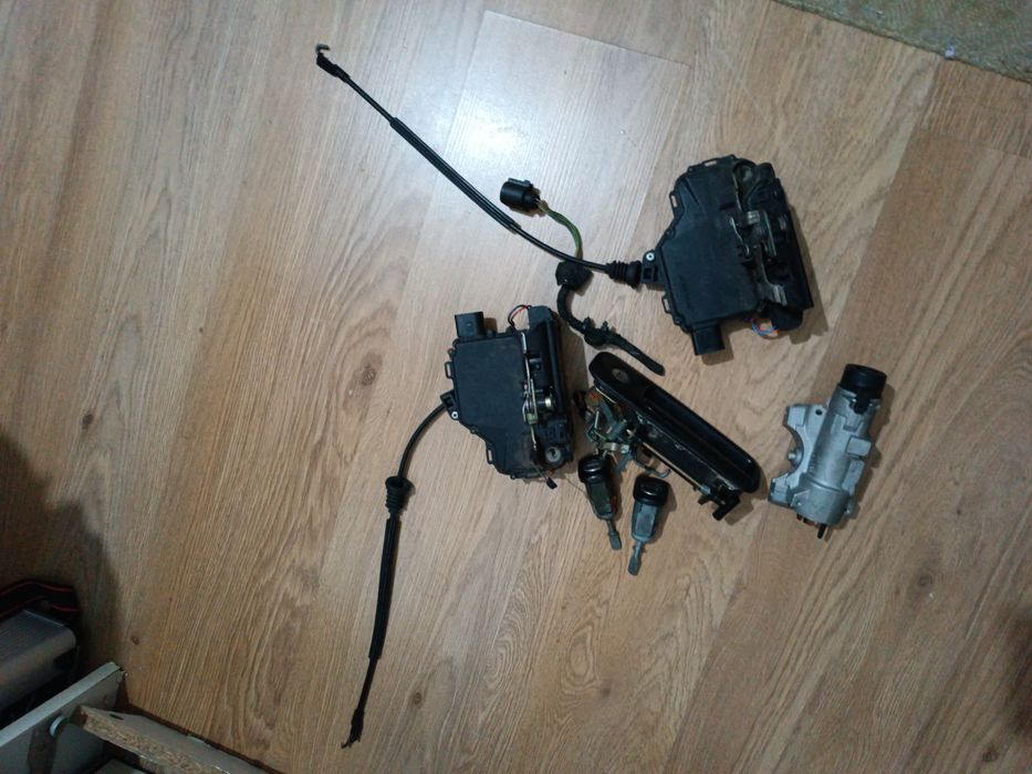 Vendo conjunto de fechaduras da vw golf 4