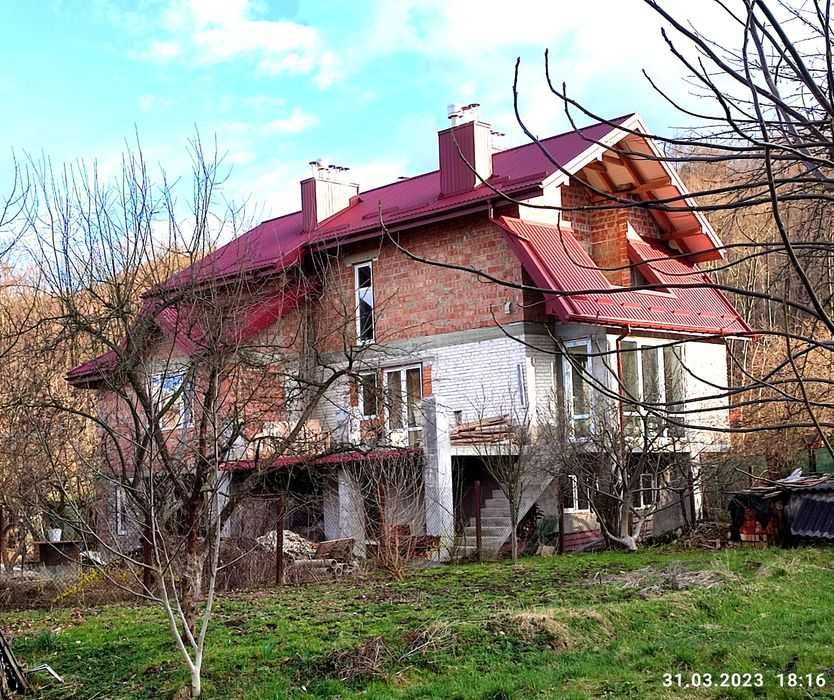 Продаж будинку с. Бережани