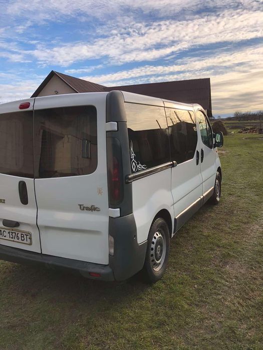 Продам автомобіль Renault Trafic