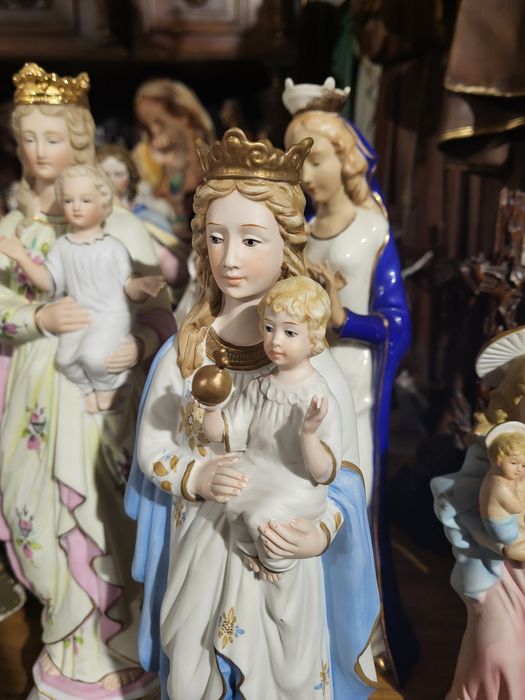 Biskwit Matka Boża Królowa Maryja