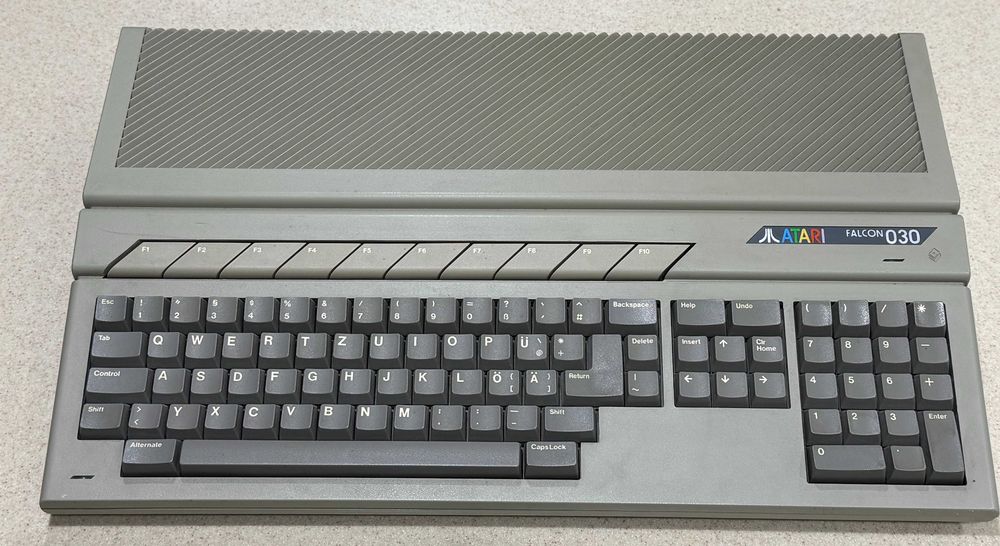 Atari Falcon 030 14MB + CF 1GB + mysz + przejściówka VGA