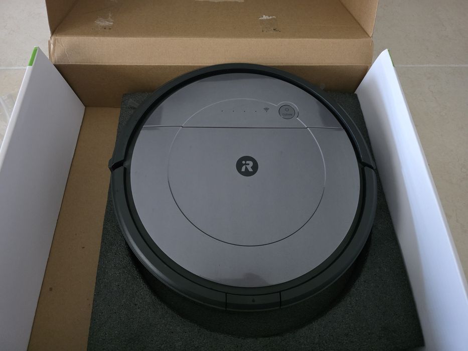 iRobot Roomba Combo - vacuum & mop