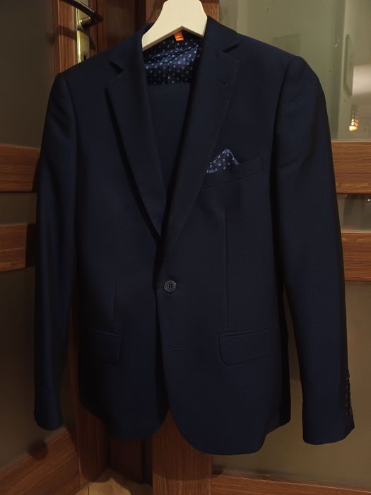Elegancki granatowy garnitur — rozmiar 64/70 (marynarka + spodnie)