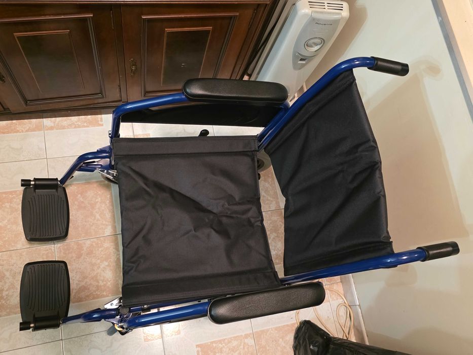 Cadeira de rodas dobrável  para transferência