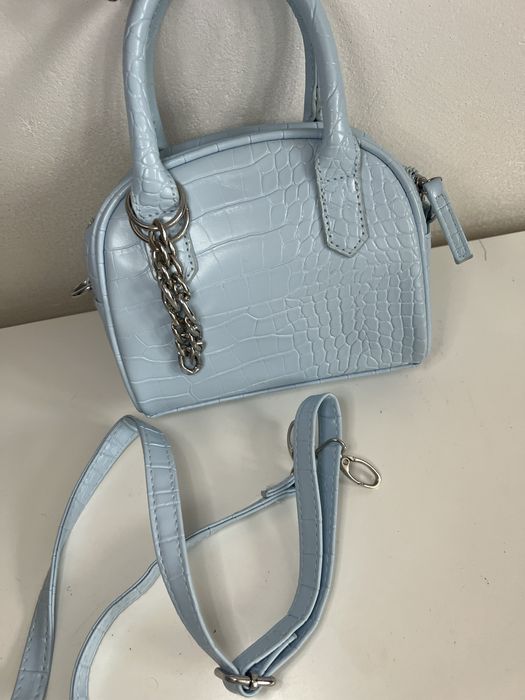 Niebieska torebka do ręki i na ramię