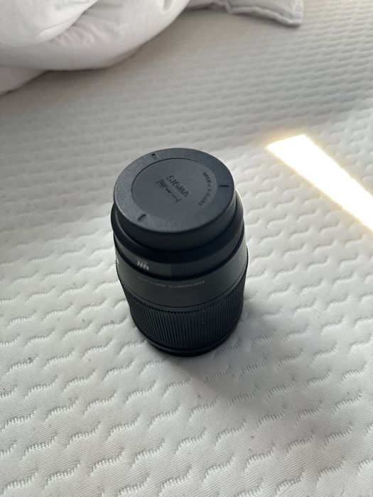 Obiwktyw sigma16mm f1.8 dc dn