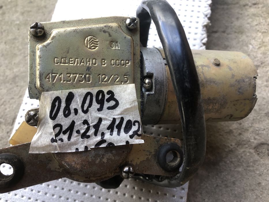 Продам   Моторчик стеклоочистителя задний