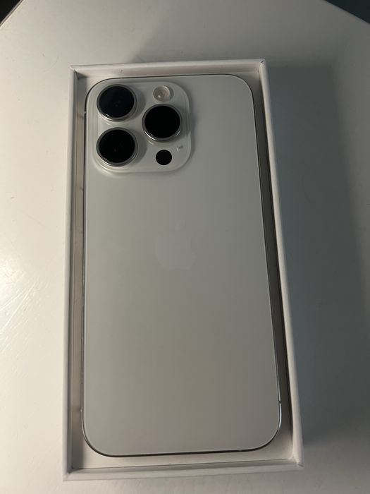 iPhone 15 pro idealnym stanie