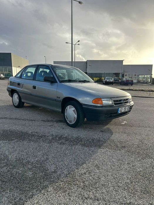Opel Astra 1.4i Automático