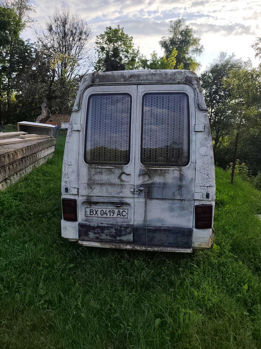 Продам автомобіль Рено Трафік 2,1D 1992р.в.