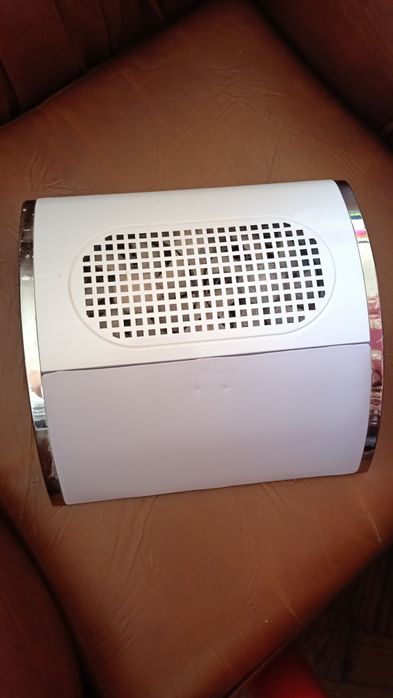 Expositores de esmaltes e sugador po