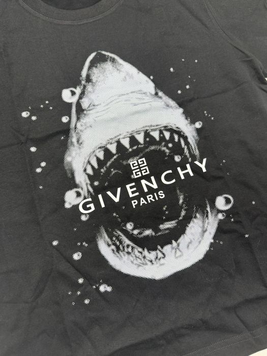 Футболка джіванші T-shirt Givenchy