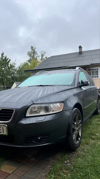 продам автомобіль Volvo v50