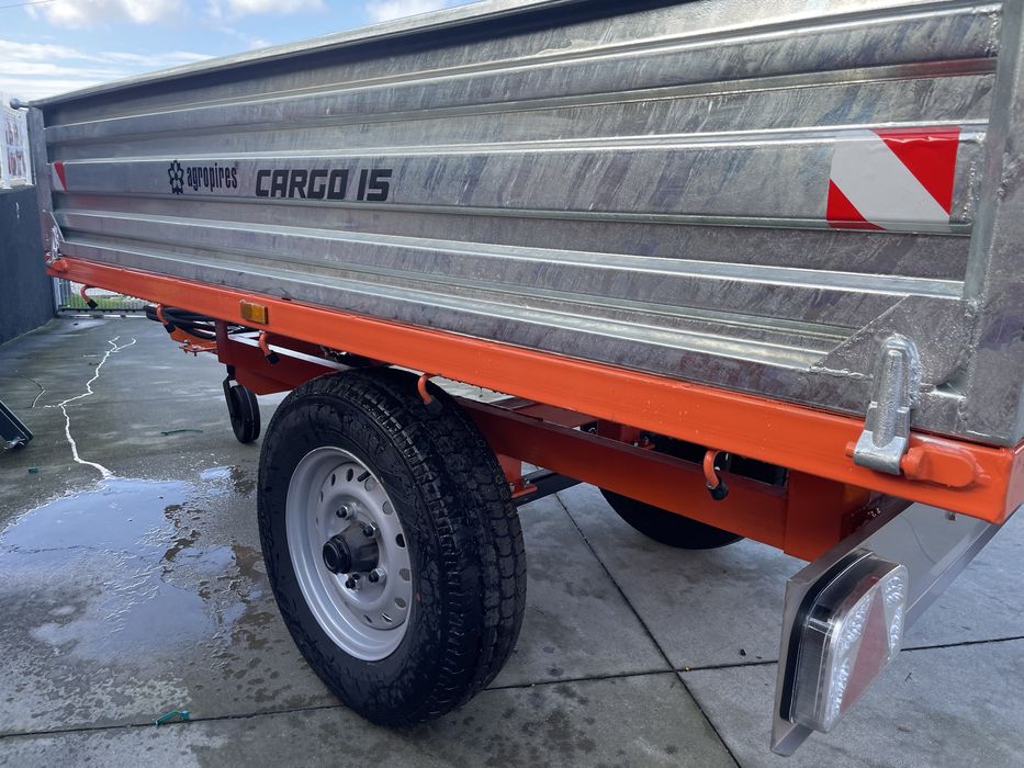 Reboque/atrelado para trator com matricula