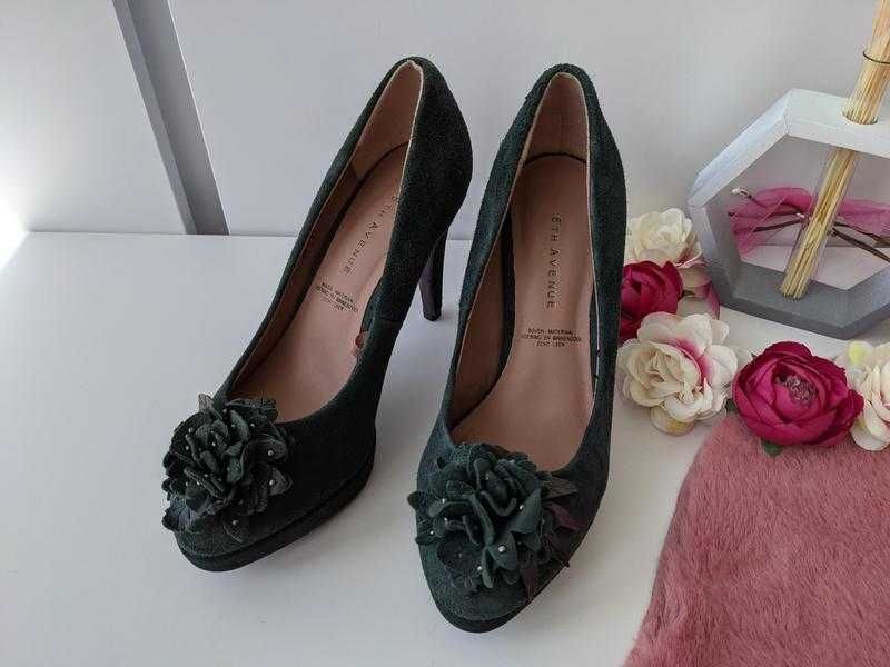 Елегантні замшеві туфлі 5th avenue зелені натуральна шкіра з квіткою