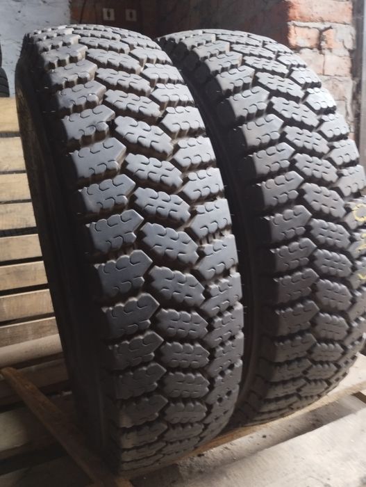 Шини 215/75/17.5 Uniroyal