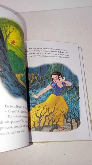 Branca de Neve e os Sete Anões - Contos de Ouro