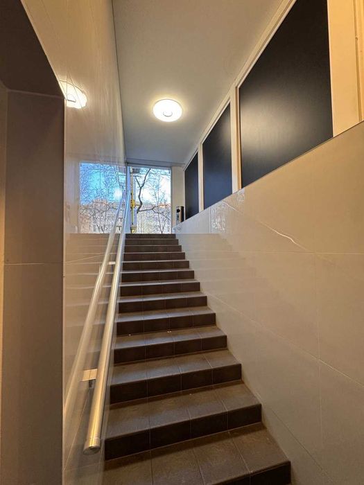 Продається кафе-бар Black White на вулиці Небесної Сотні та Політаєва