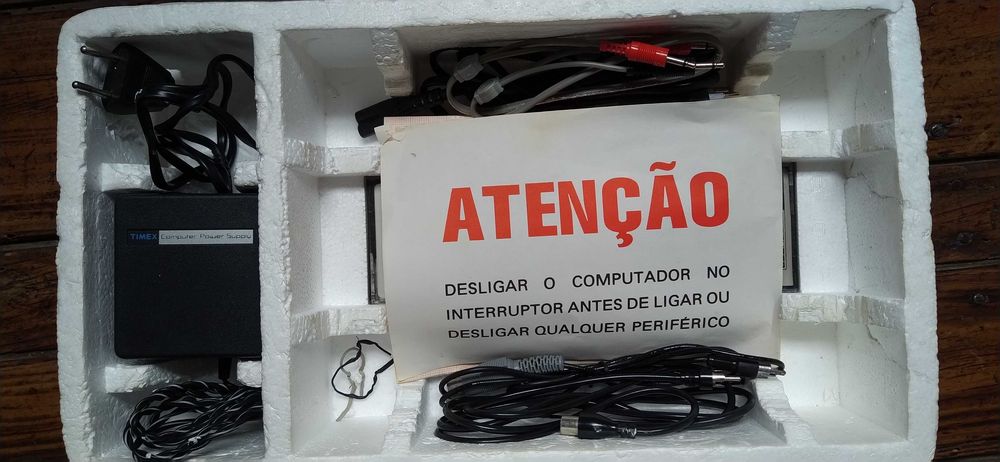 Computador TIMEX 2048 na caixa com todos os acessórios mais leitor gravador de cassetes