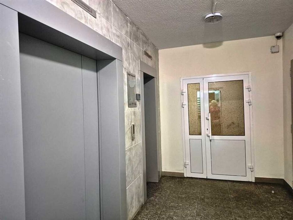 Продаж 2-кімнатної квартири, Дарницький район, метро Позняки, вулиця Ахматової Анни.