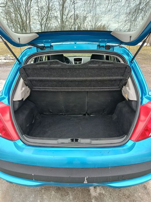 Автомобіль Peugeot 207 2012 рік