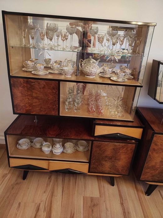 Kredens prl świetny i jak nowy