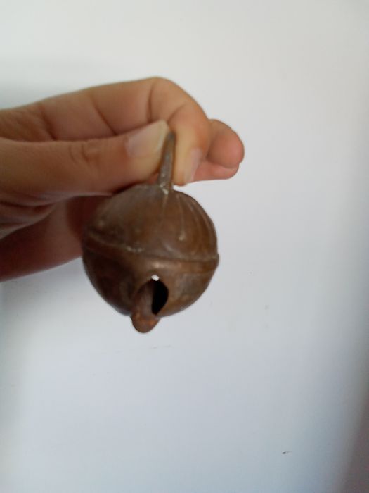 Pêndulo antigo tipo sino