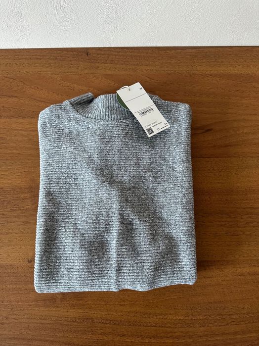 Светр,  сірого кольору, розмір L
