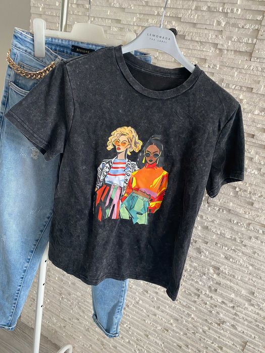 Nowy t-shirt bawełniany dekatyzowany z aplikacja Girls