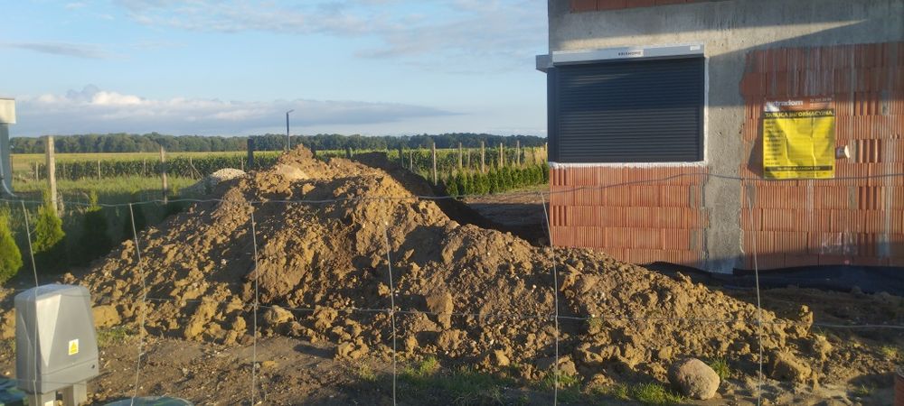 ODDAM sporą ilość ziemi do wyrównania/podniesienia terenu