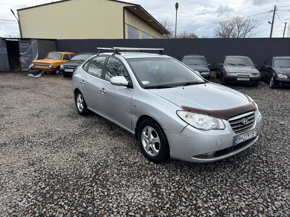 Hyundai Elantra 1.6 автомат